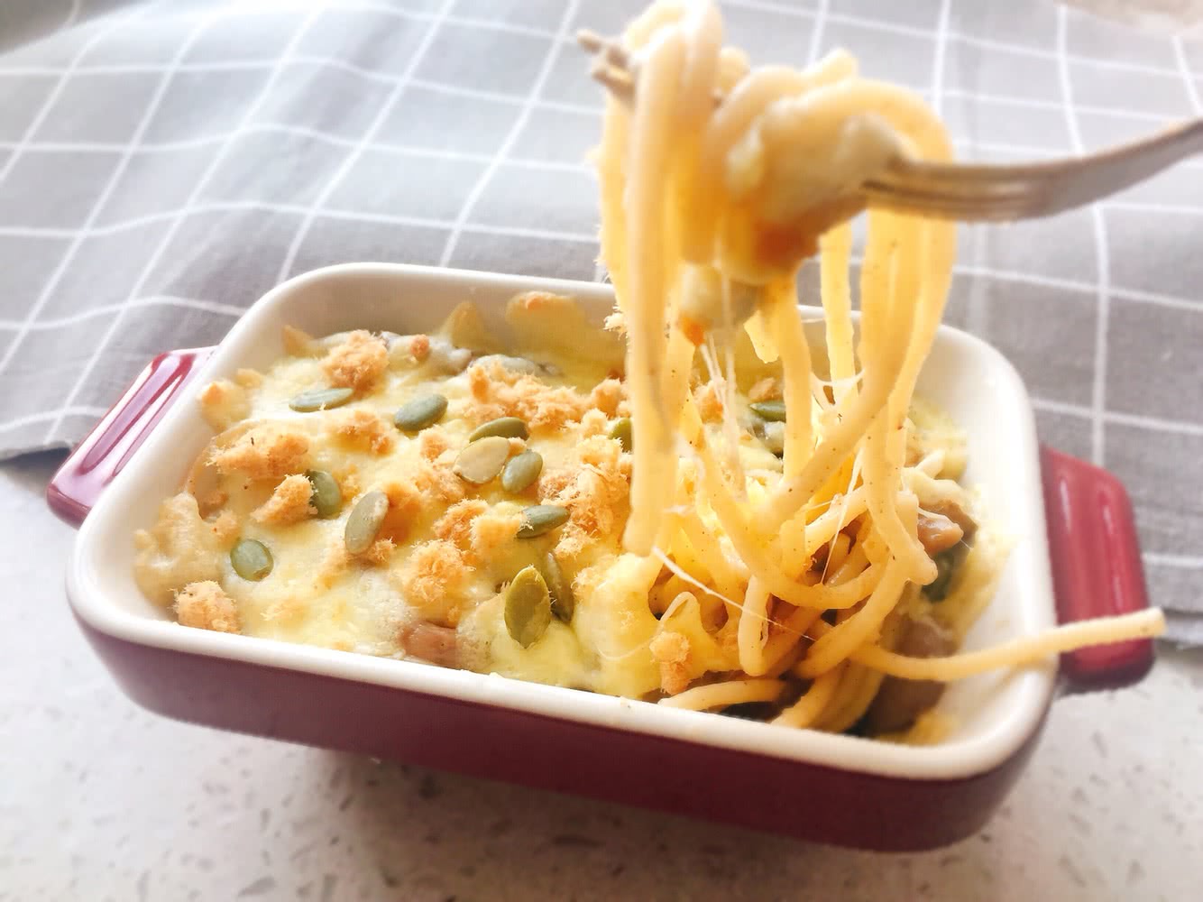 如何选择合适的焗盘制作意大利面奶酪焗菜
