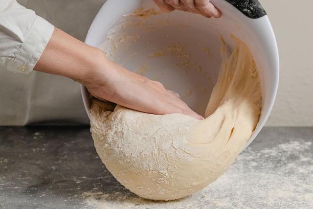 金年会客户端_法式红莓巧克力酱的制作过程有哪些技巧