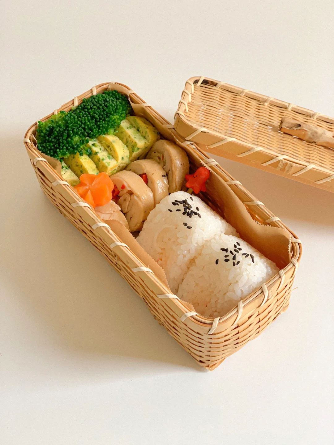 如何轻松打包玉米饼卷作为便当